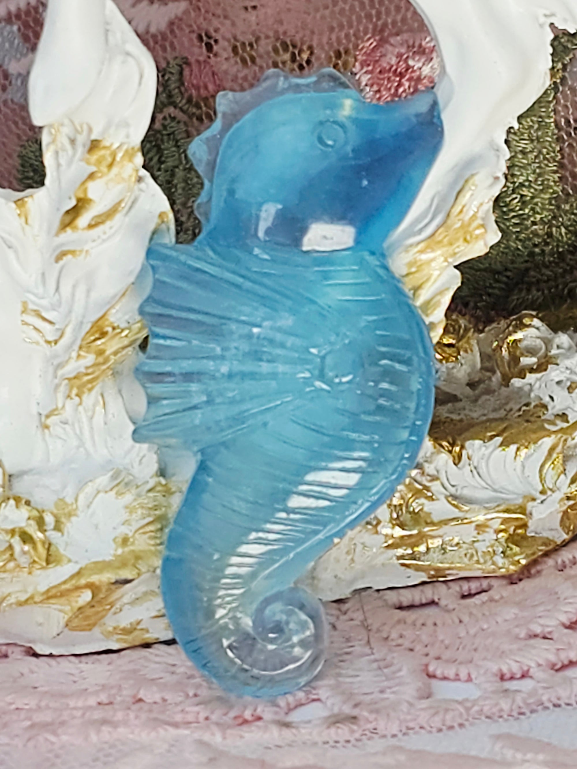 Aquamarine Seahorse, Aquamarine Crystal Carving, Aquamarine Carving, Mini Aquamarine Crystal, Aquamarine Pocket Stone, Carved Aquamarine