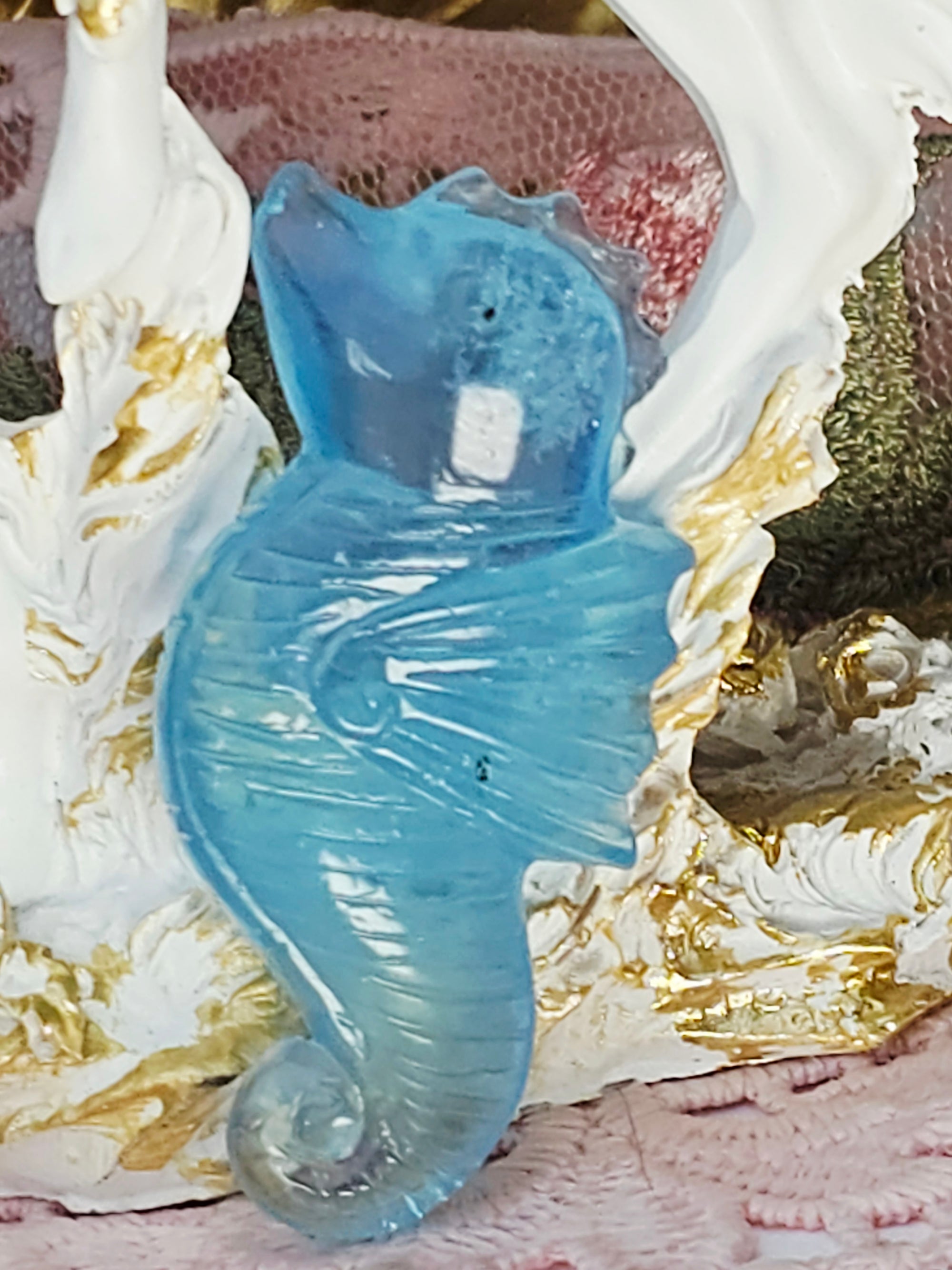 Aquamarine Seahorse, Aquamarine Crystal Carving, Aquamarine Carving, Mini Aquamarine Crystal, Aquamarine Pocket Stone, Carved Aquamarine