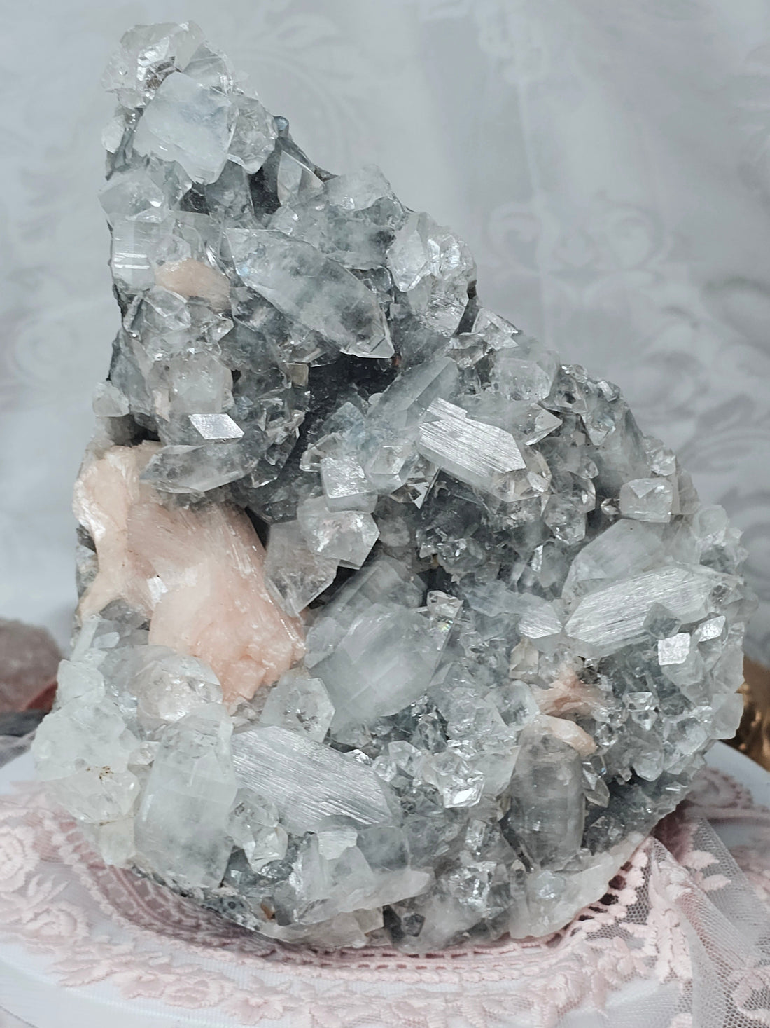 Apophyllite: The Crystal That Connects You to Higher Realms