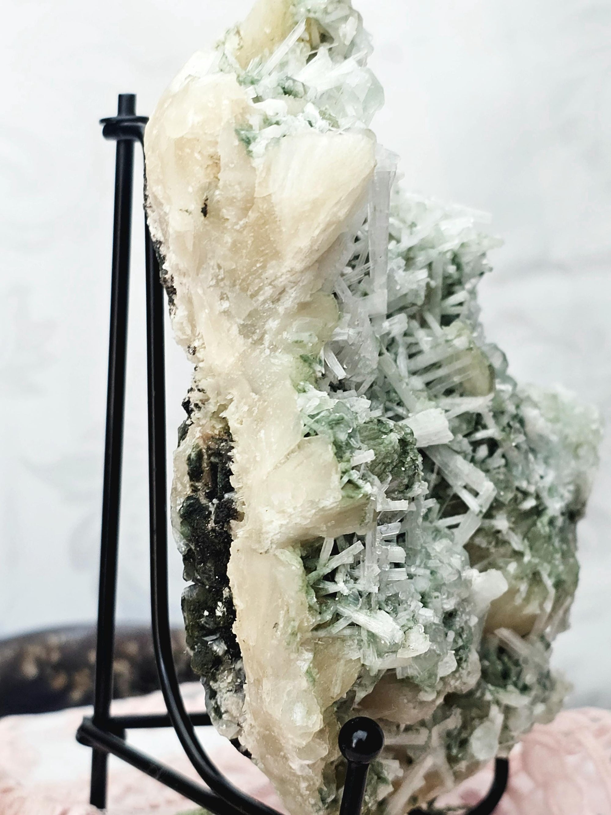 RARE Candy Apple Green Apophyllite with Scolecite and Stillbite from India , Apophyllite, Crystal, Crystal