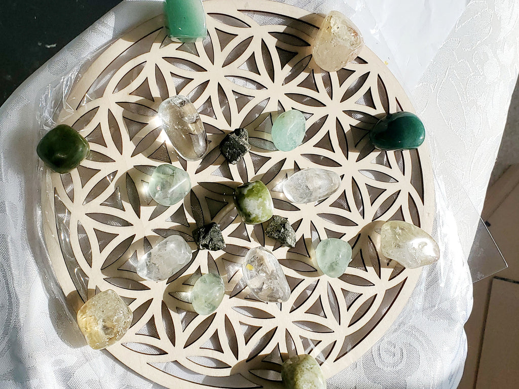 Abundance Crystal Grid, 8 ounces of Crystals ,Money Draw Crystal Grid, Reiki Energy, Feng Shui, Home Decor, Large Good Luck Crystal