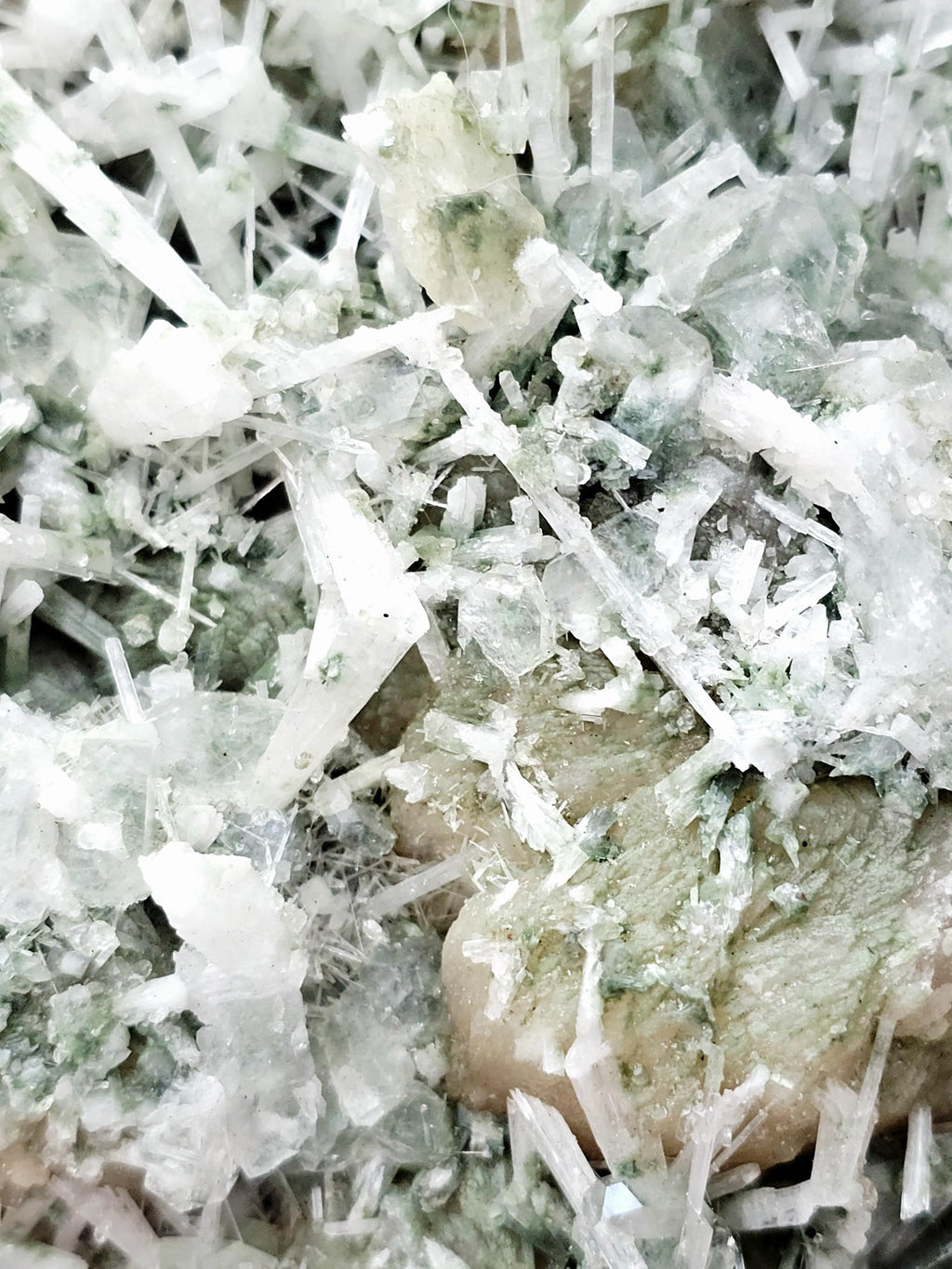 RARE Candy Apple Green Apophyllite with Scolecite and Stillbite from India , Apophyllite, Crystal, Crystal